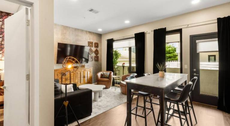 Nice holiday apartment with pool | Pet-friendly in Nashville, TN