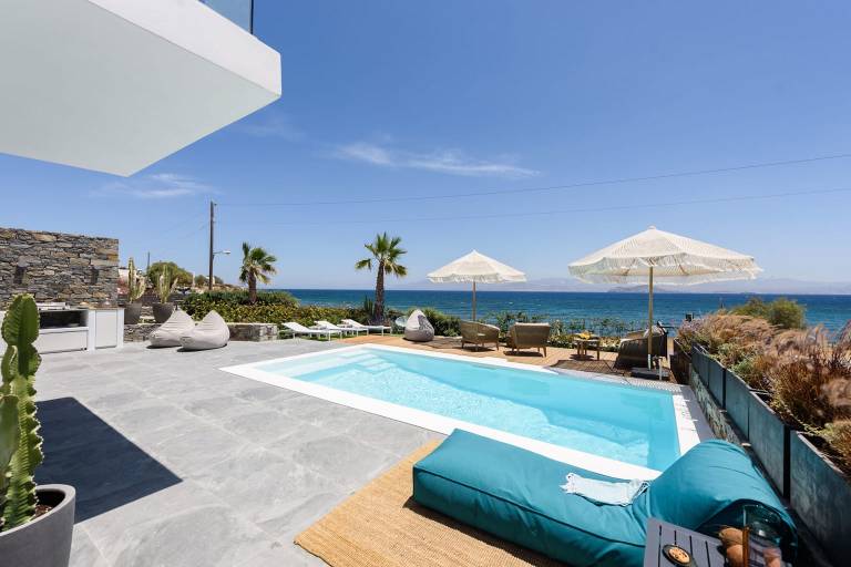 Villa Naoussa