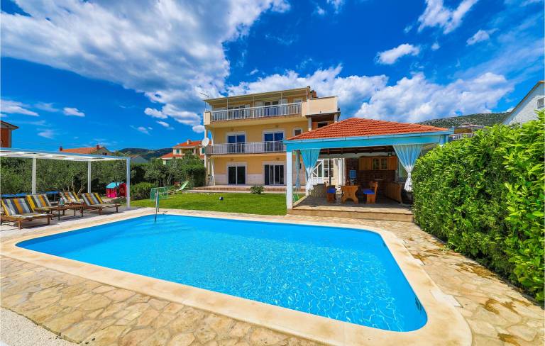 House Kaštel Stari