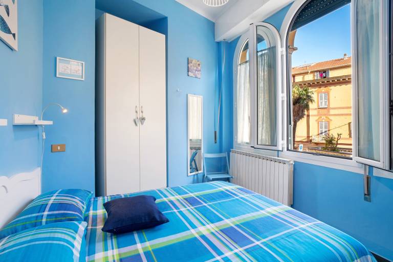 Apartment 'Casa Vacanza Teresita' with Private Terrace, Wi-Fi and Air Conditioning in Imperia