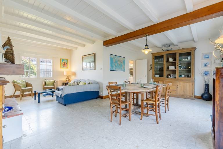 Family-friendly lovely house with patio & garden | Close to the beach | Pets are welcome — photo 4