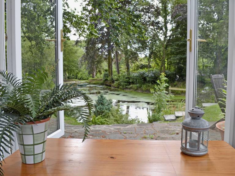 Cottage with BBQ & garden | Water view — photo 5