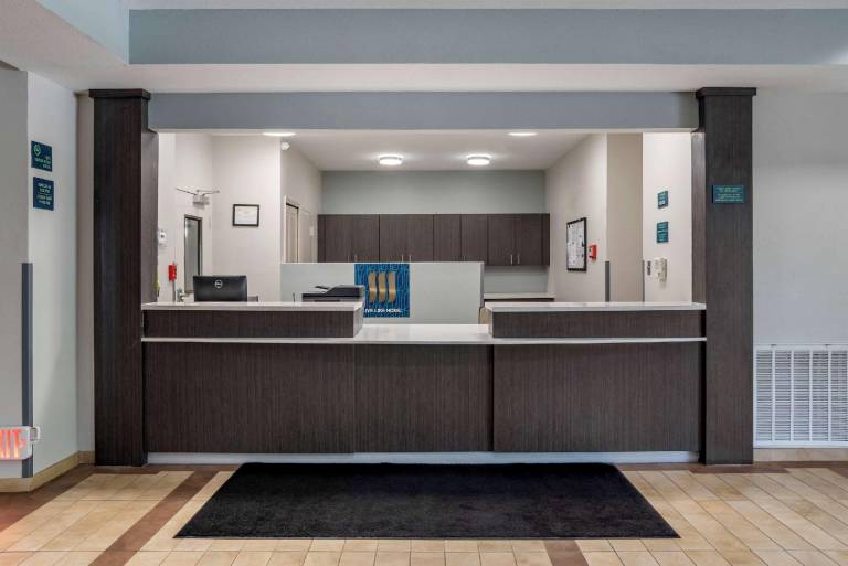 MainStay Suites Denham Springs - Baton Rouge East — photo 3