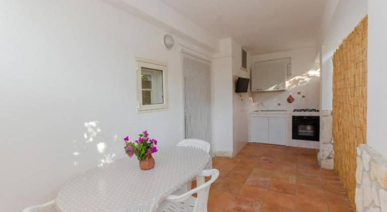 Vacation home with terrace, garden & barbecue — photo 4