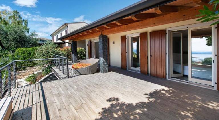 Villa with jacuzzi — photo 3