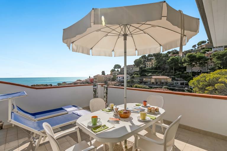 Seaview Pool Retreat B24