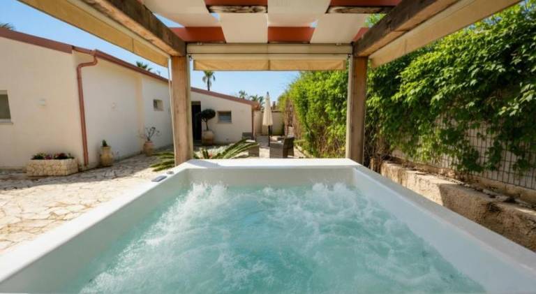 Fully equipped villa with garden, grill & jacuzzi | Next to the beach | Pets are welcome — photo 3