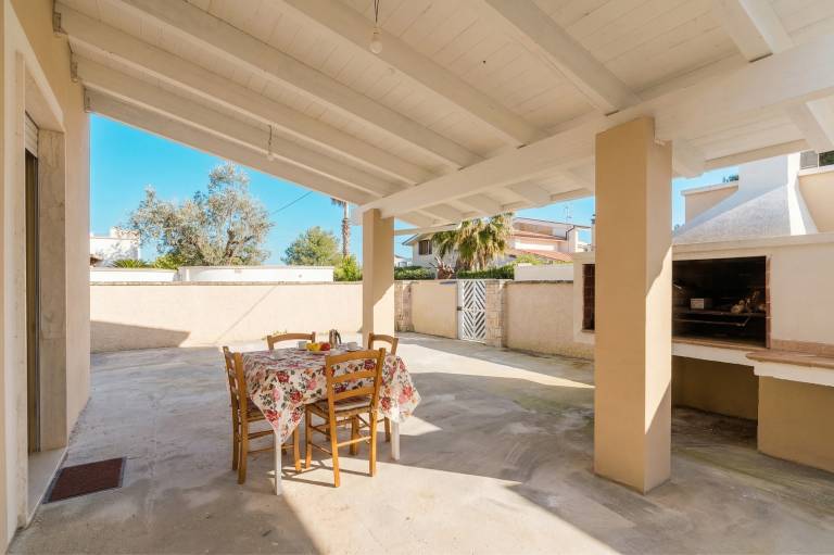 Vacation home with garden, BBQ & patio | Pets are welcome in Sannicola