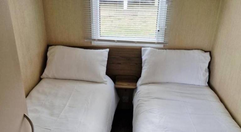 Elms Caravan with sea views at Devon Cliffs — photo 2