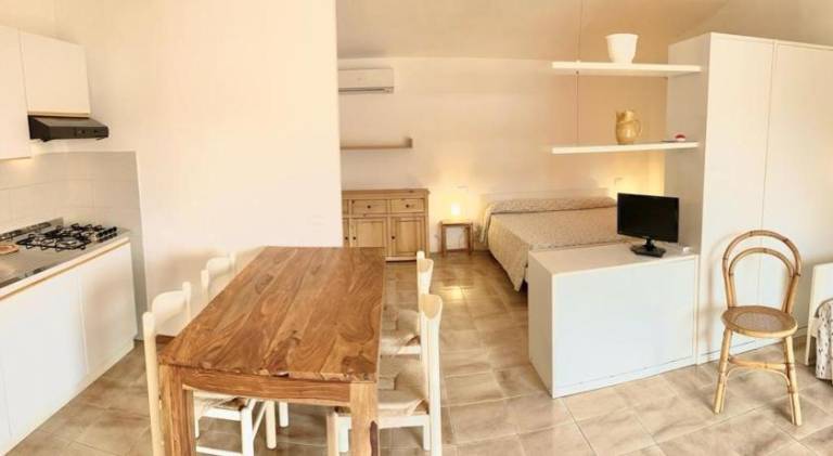 Serviced apartment with garden & patio | Close to the beach | Pets allowed — photo 3