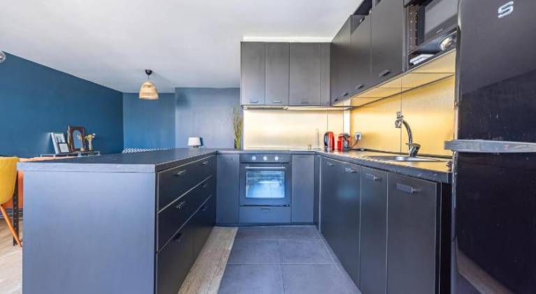Modern Spacious flat with Terrace, Parking near Metro — photo 3