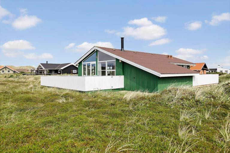 House with patio & barbeque — photo 2