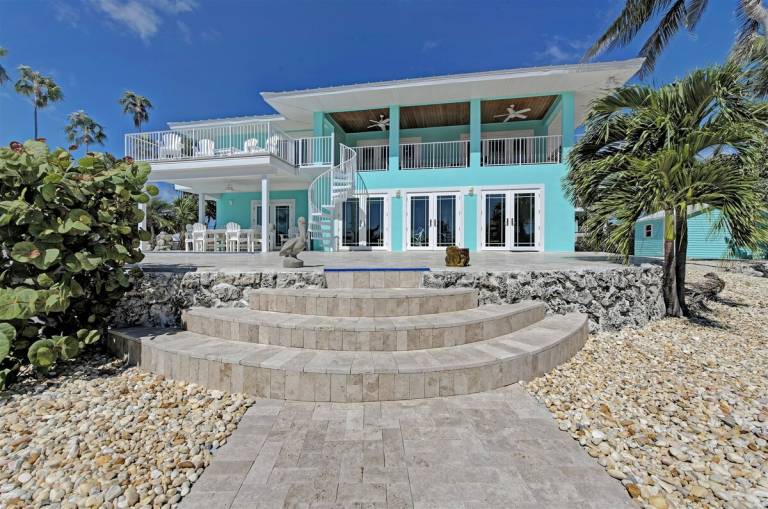Pier Pressure Luxury Waterfront Pool Home, 100' Dock — photo 2