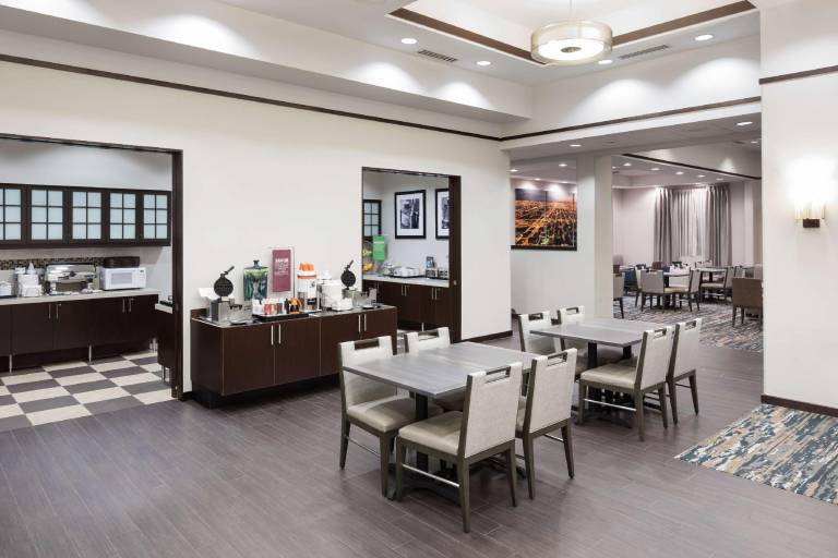 Hampton Inn & Suites Chicago-North Shore/Skokie — photo 4