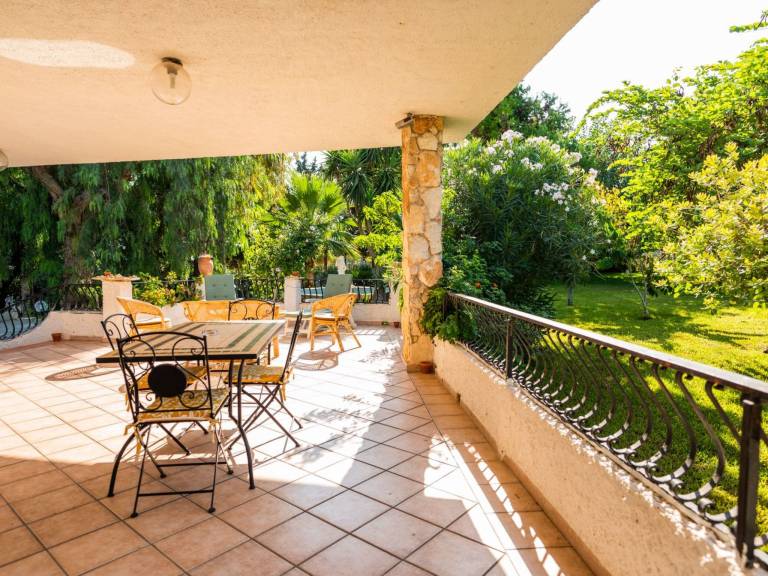 House with barbecue, terrace & garden — photo 4