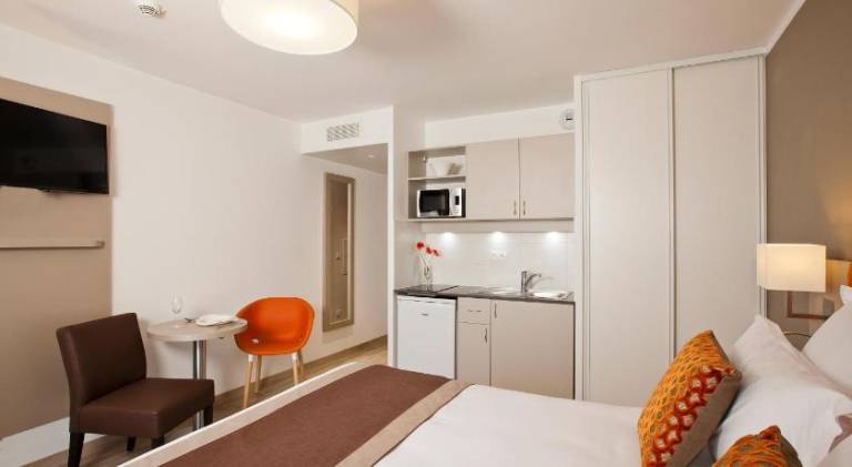 Serviced apartment for 127 persons in Pantin