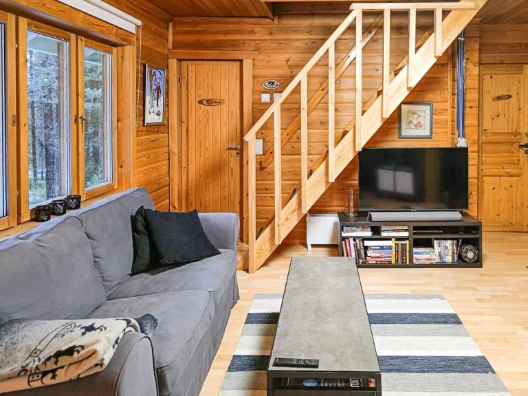 Vacation home with patio & sauna — photo 5