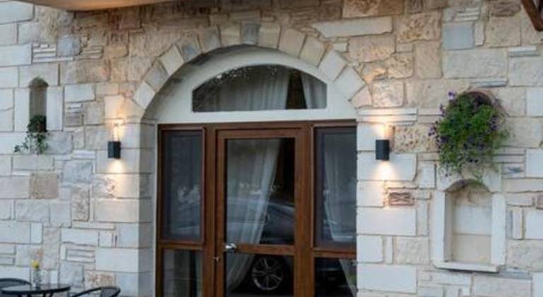 Rental apartment with patio — photo 4