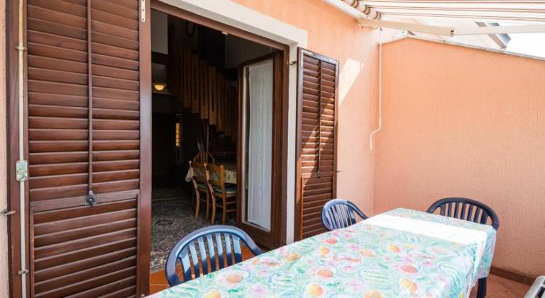 Apartment with yard, terrace & grill — photo 5