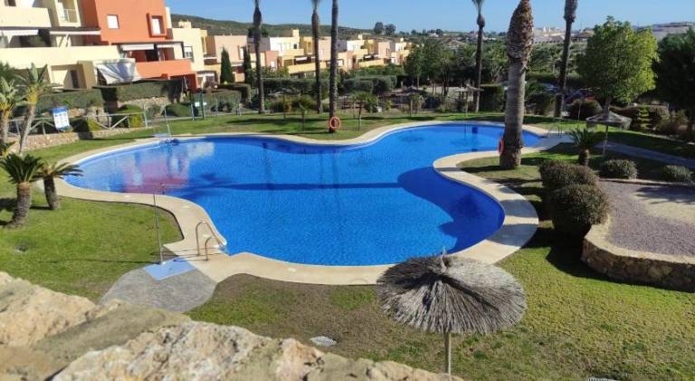 Luminoso y tranquilo apartamento con jardin en campo de Golf Valle del Este — photo 3