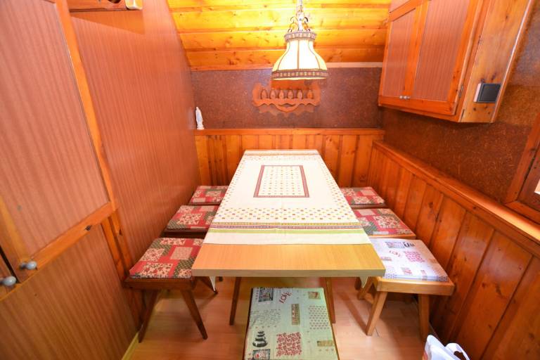 Pleasant chalet with yard, terrace & barbeque | Mountain view | Next to the ski | Pet-friendly — photo 4