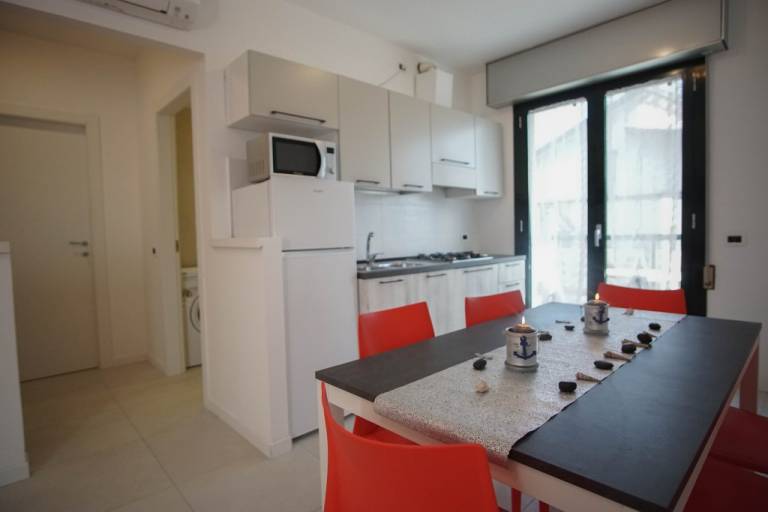 Rental apartment with patio — photo 4