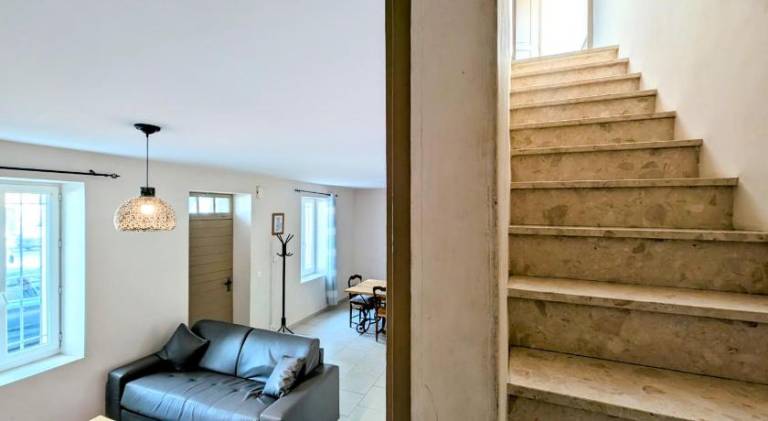House with terrace — photo 4