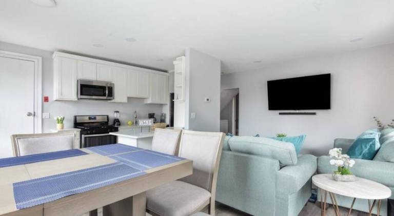 Ample rental apartment | Pets are welcome in Bron