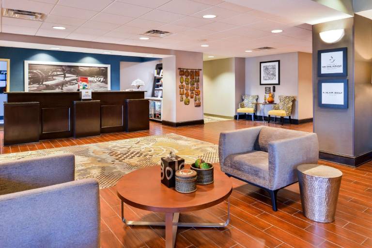 Hampton Inn Gonzales — photo 5