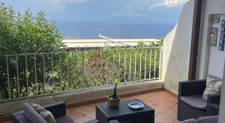 Vacation home with patio in Anacapri