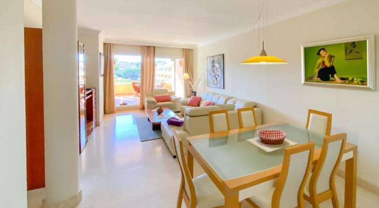 Fully equipped beautiful holiday apartment with jacuzzi, patio & pool | Suitable for remote work | Pet-friendly in Marbella