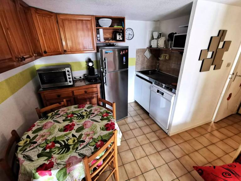 House with 2 rooms for 6 persons — photo 4