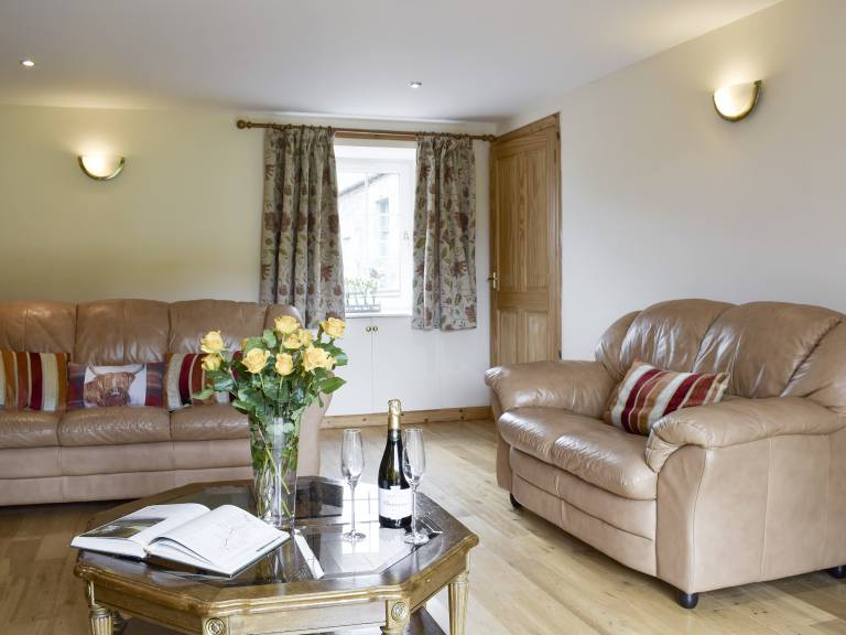 Children-friendly nice cottage with yard | River view | Pets allowed — photo 3