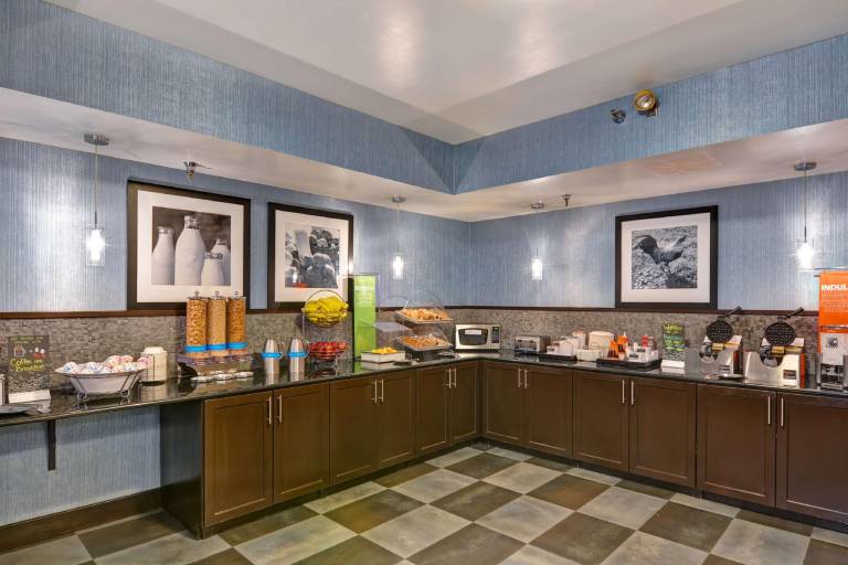 Hampton Inn State College — photo 3