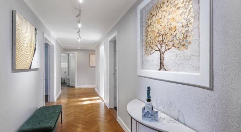 Apartment with terrace — photo 4