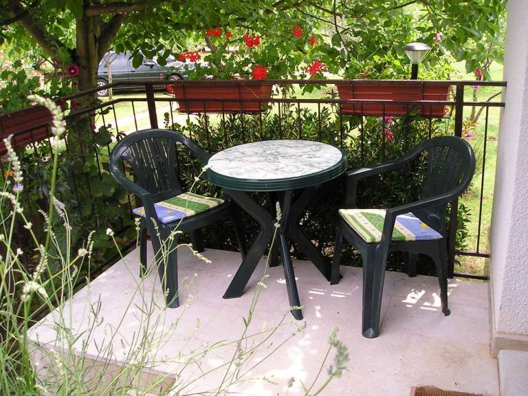 Vacation home with BBQ & garden | Pet-friendly — photo 2