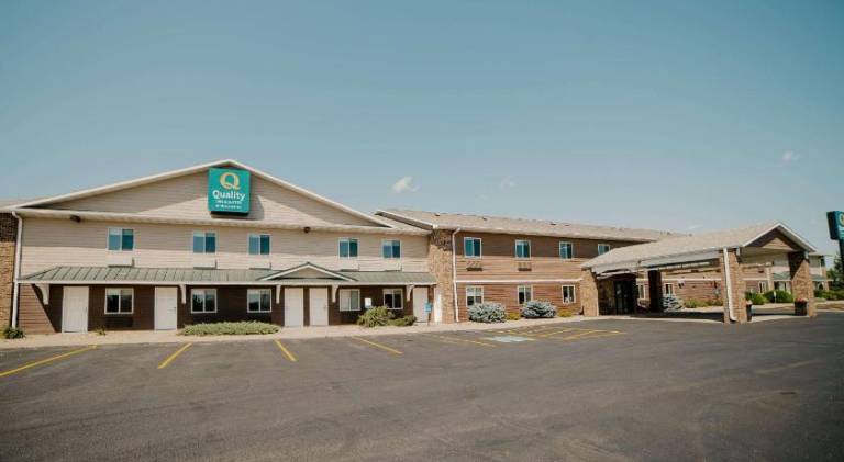 Quality Inn & Suites Watertown near Prairie Lakes Ice Arena — photo 2