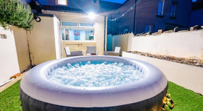 House with jacuzzi | Good for workation | Pets allowed — photo 5
