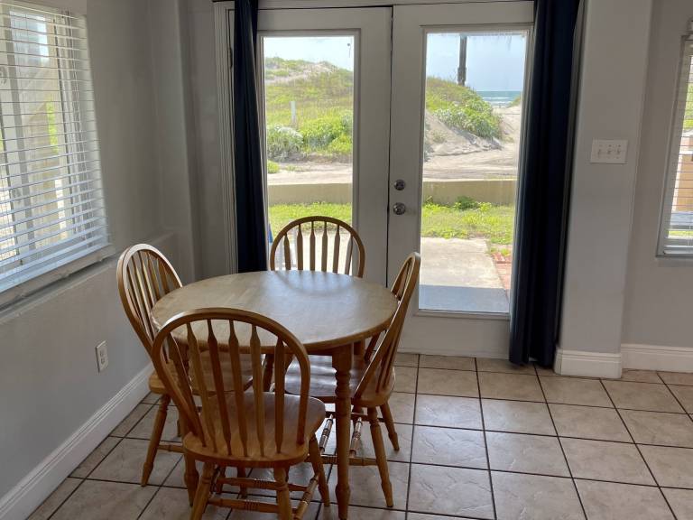 Beachgate CondoSuites and Oceanfront Resort — photo 4