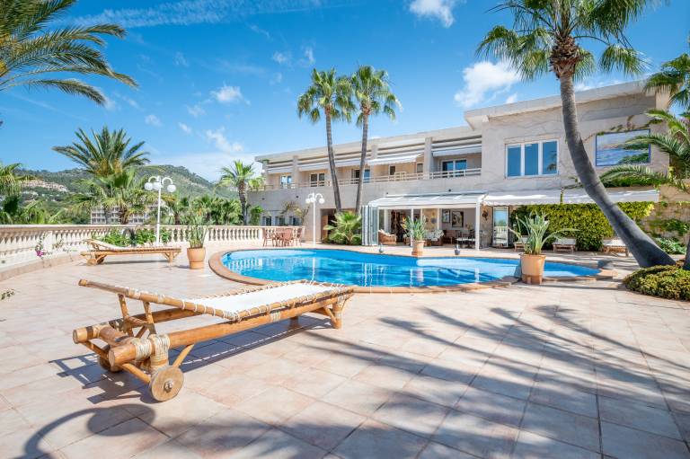 Fully equipped villa with private pool, garden & grill | Mountain view | Close to the beach | Good for workation | Pets allowed in Calvià