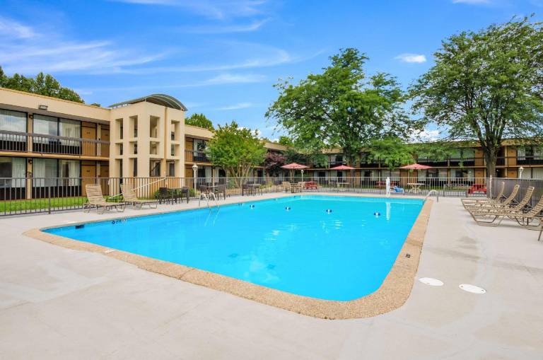 Quality Inn Roanoke Airport — photo 2