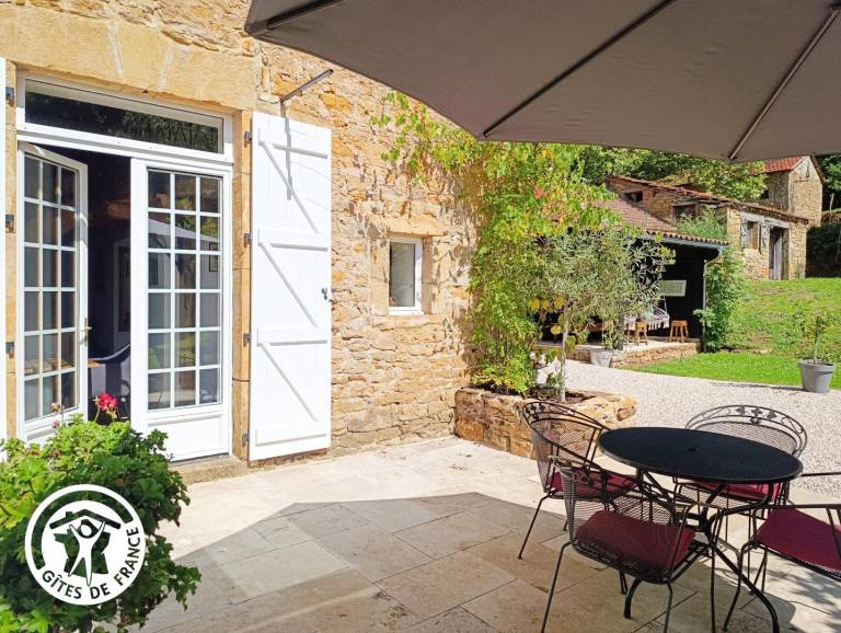 Wonderful gite with BBQ, garden & terrace | Pets are welcome — photo 3