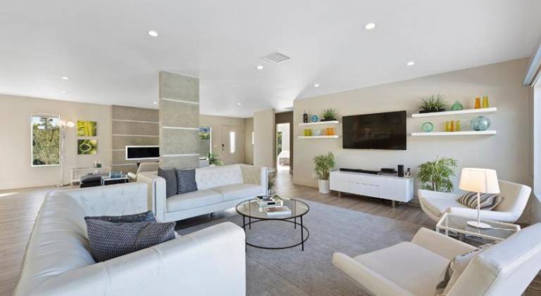 Vacation home with jacuzzi & pool — photo 3