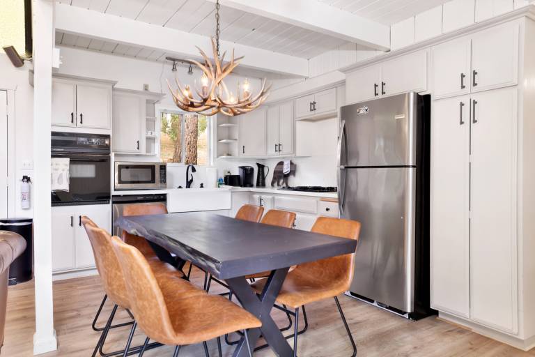 Tomeny Cabin at Bear Mountain Big Bear — photo 4