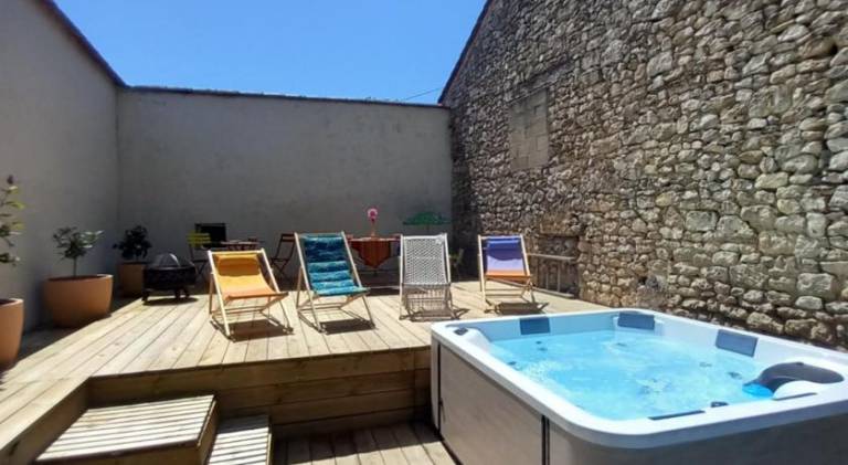 La yourte des Merveillaux in Libourne