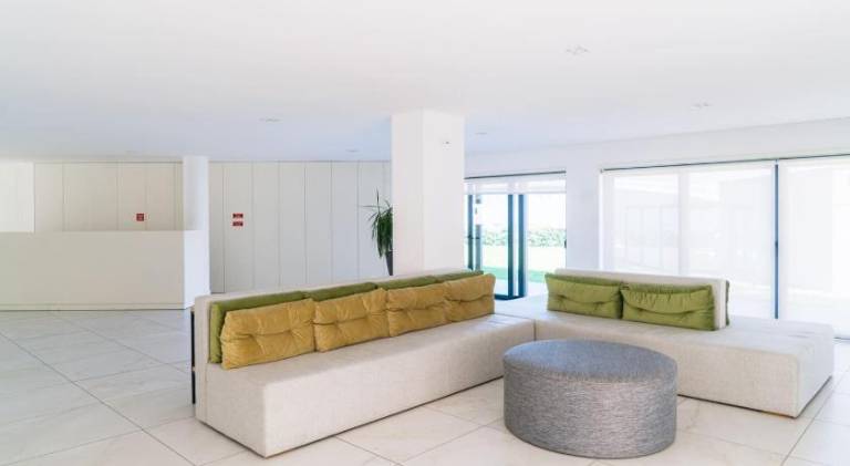 Fully equipped holiday apartment with patio, pool & yard | Pet-friendly — photo 4