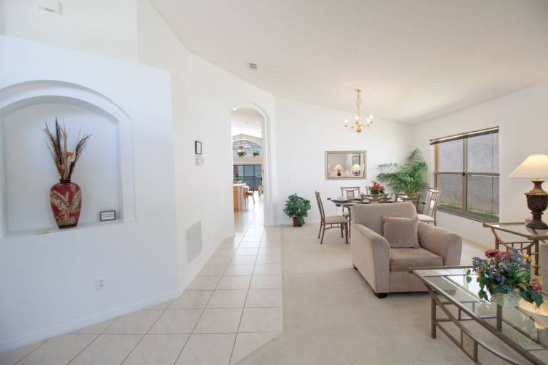 Spacious 4BR home in Kissimmee, perfect for family getaways! — photo 5