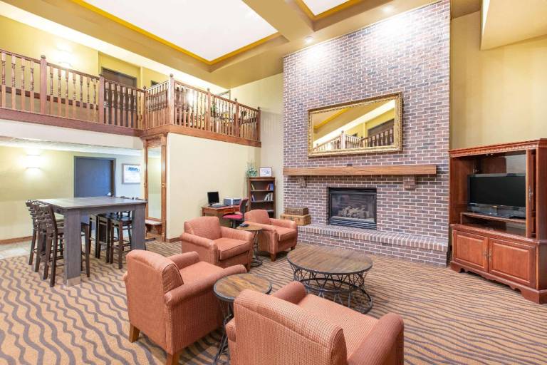 AmericInn by Wyndham Ottumwa — photo 3