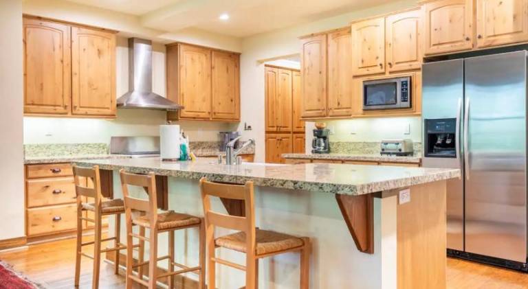 Apartment with barbeque, terrace & jacuzzi in Mammoth Lakes, CA