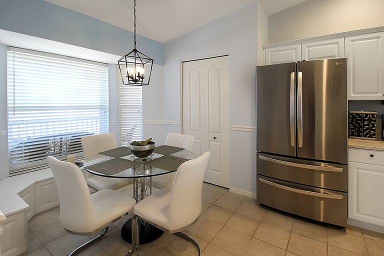 Condo with private pool — photo 5